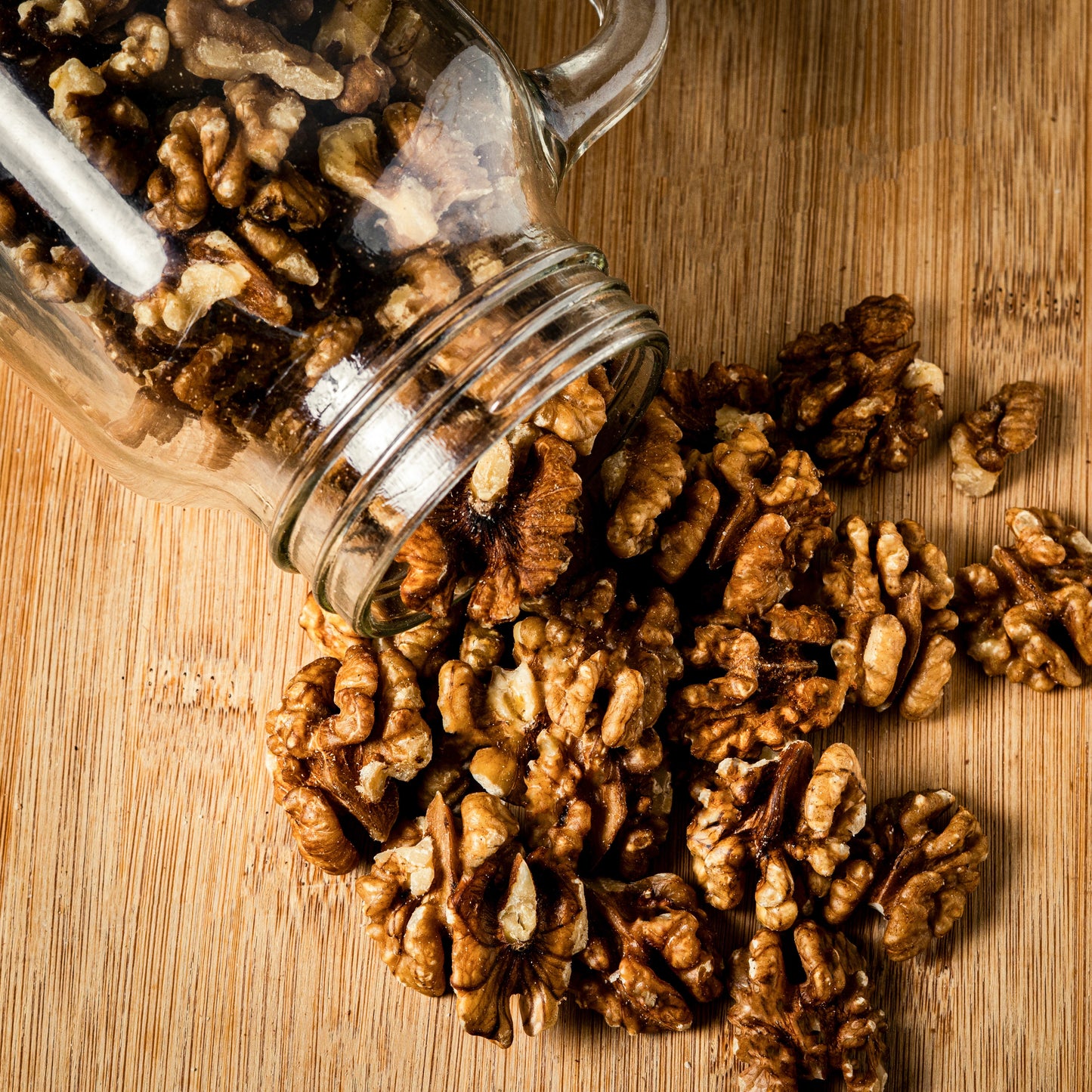 Akhrot  (اخروٹ)